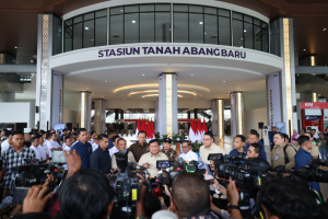 Pemerintah Hadir untuk Rakyat lewat Transportasi Publik, Prabowo : Subsidi Enam Puluh Persen