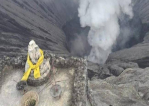 Arca Ganesha di Kawah Bromo Sempat Hilang, Misterinya Kini Terpecahkan