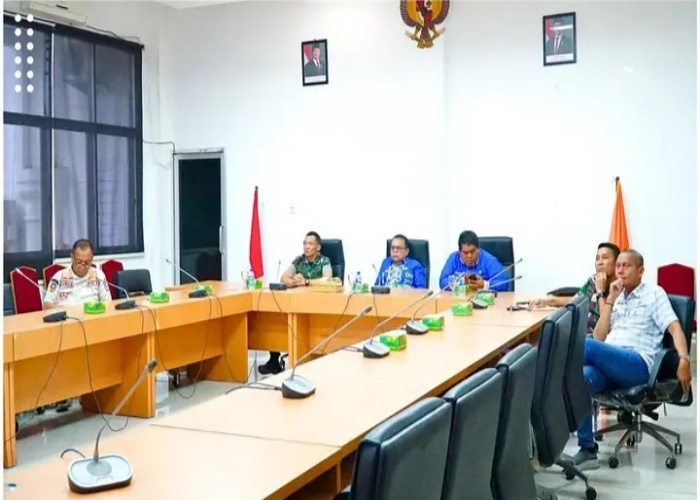 Rakor Penanganan Bencana Sumatera, Sekda Labuhanbatu dan Dandim Ikuti Rakor Daring